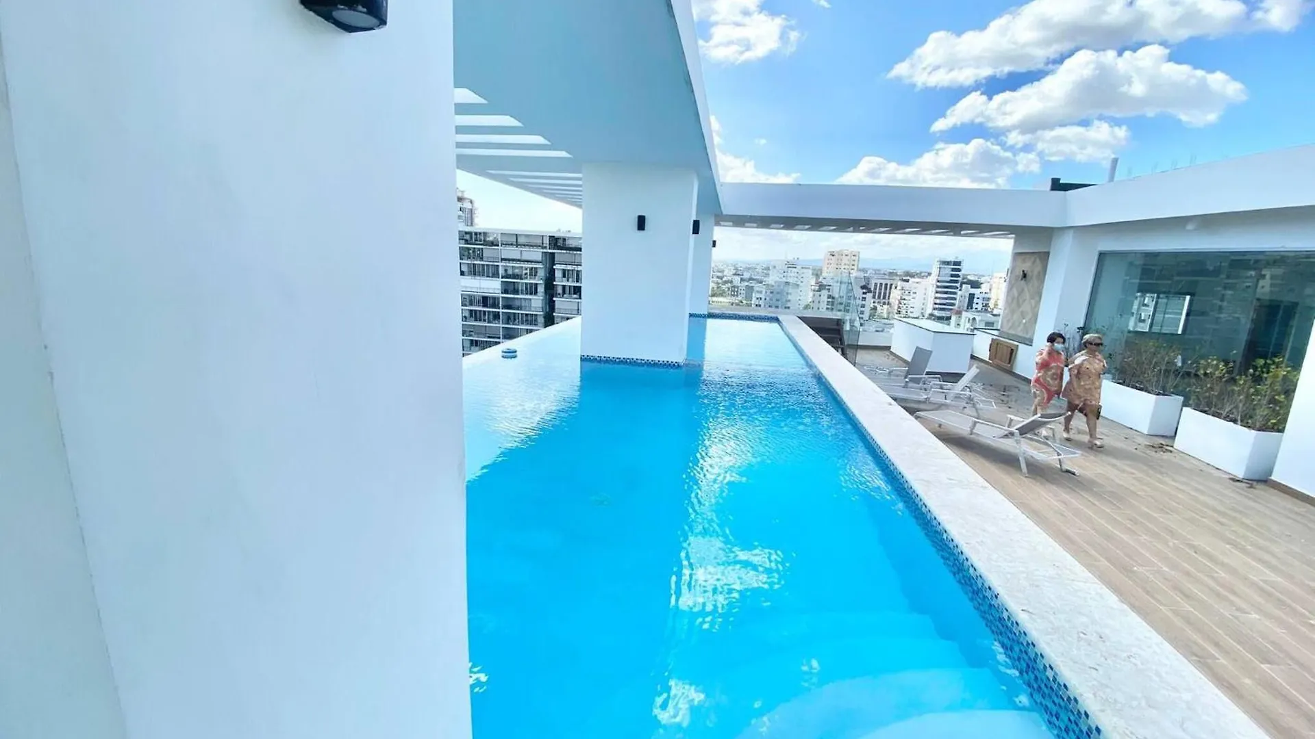 Luxury 1Br , Pool, Gym, Close Agora Mall Los Prados Holiday home