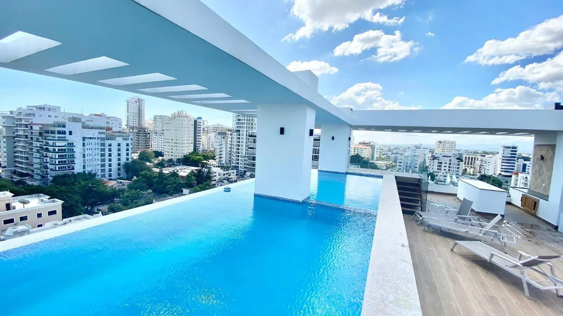 Holiday home Luxury 1Br , Pool, Gym, Close Agora Mall Los Prados Dominican Republic