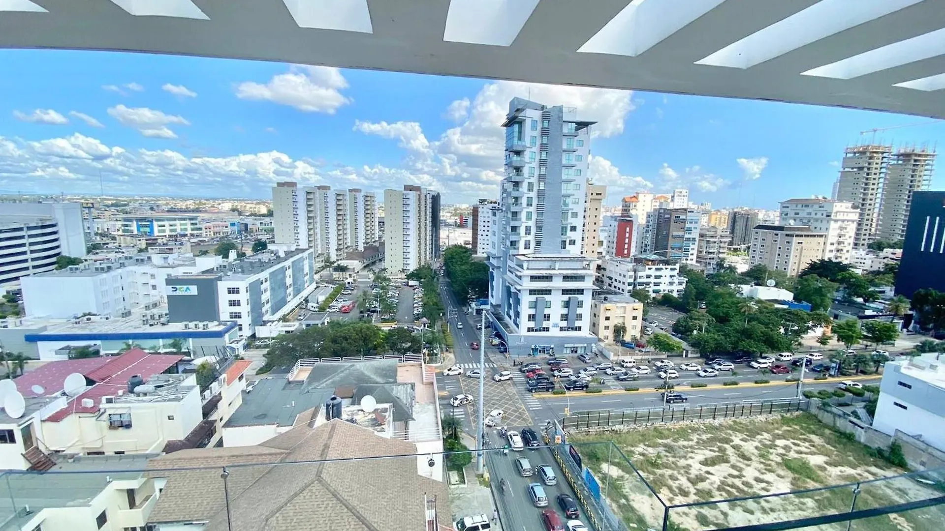 Luxury 1Br , Pool, Gym, Close Agora Mall Los Prados