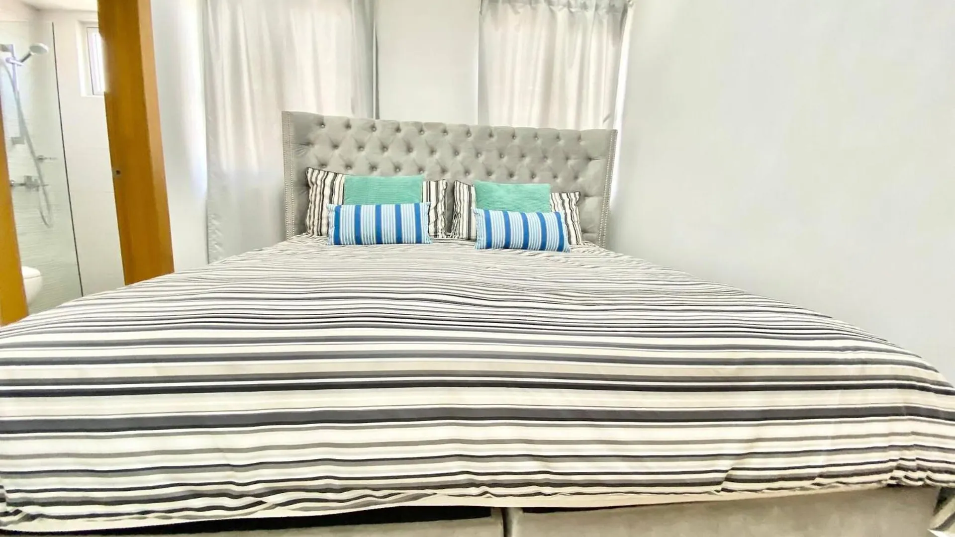 Luxury 1Br , Pool, Gym, Close Agora Mall Los Prados Holiday home