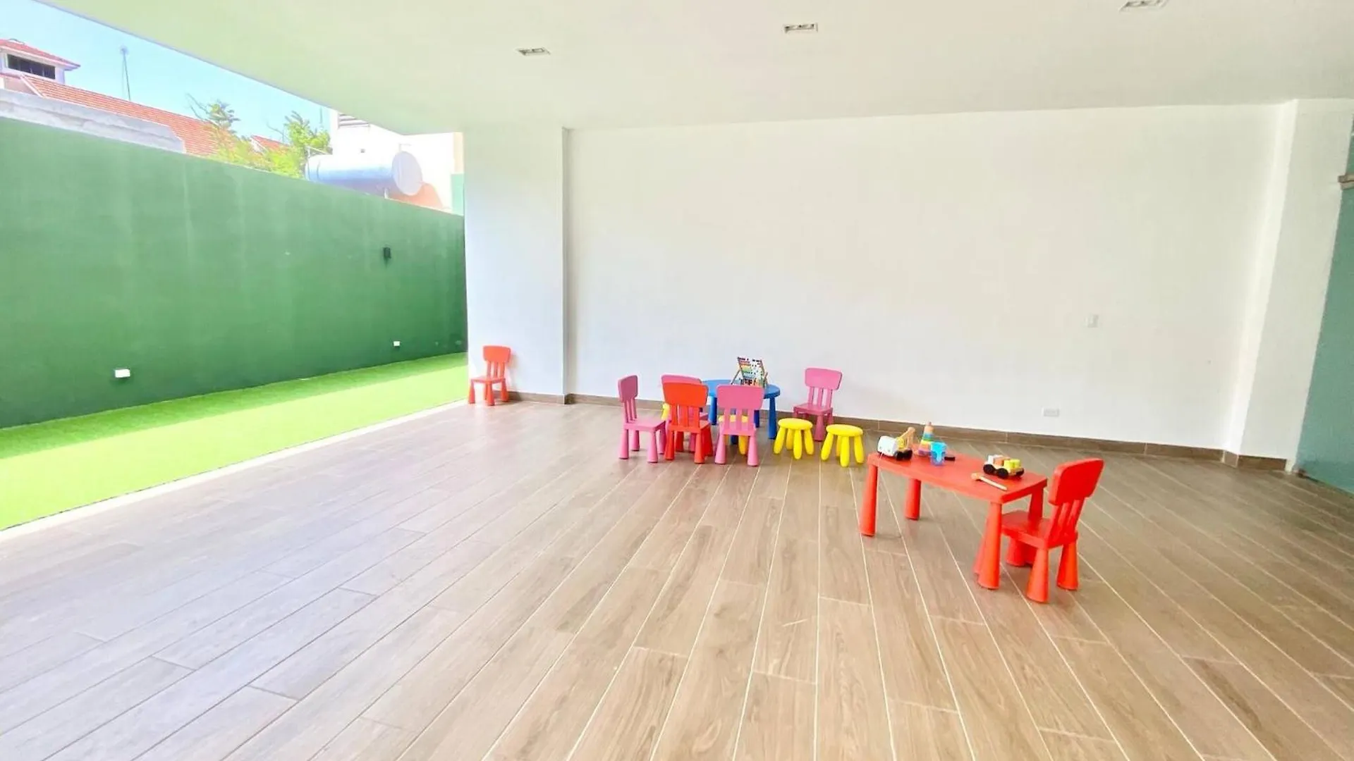 Luxury 1Br , Pool, Gym, Close Agora Mall Los Prados Holiday home